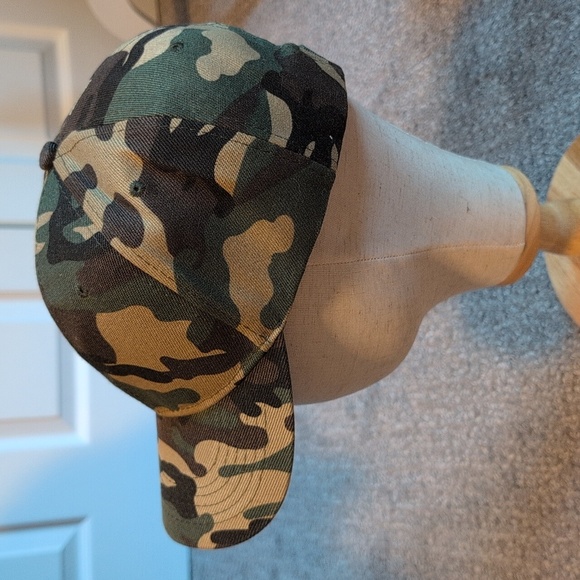 Green and Brown Camo Adjustable Baseball Hat NWOT - Picture 2 of 5